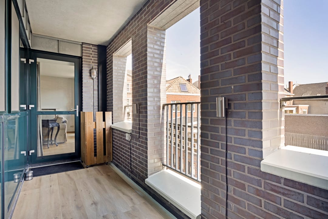 Photo 8 of Roersingel 57