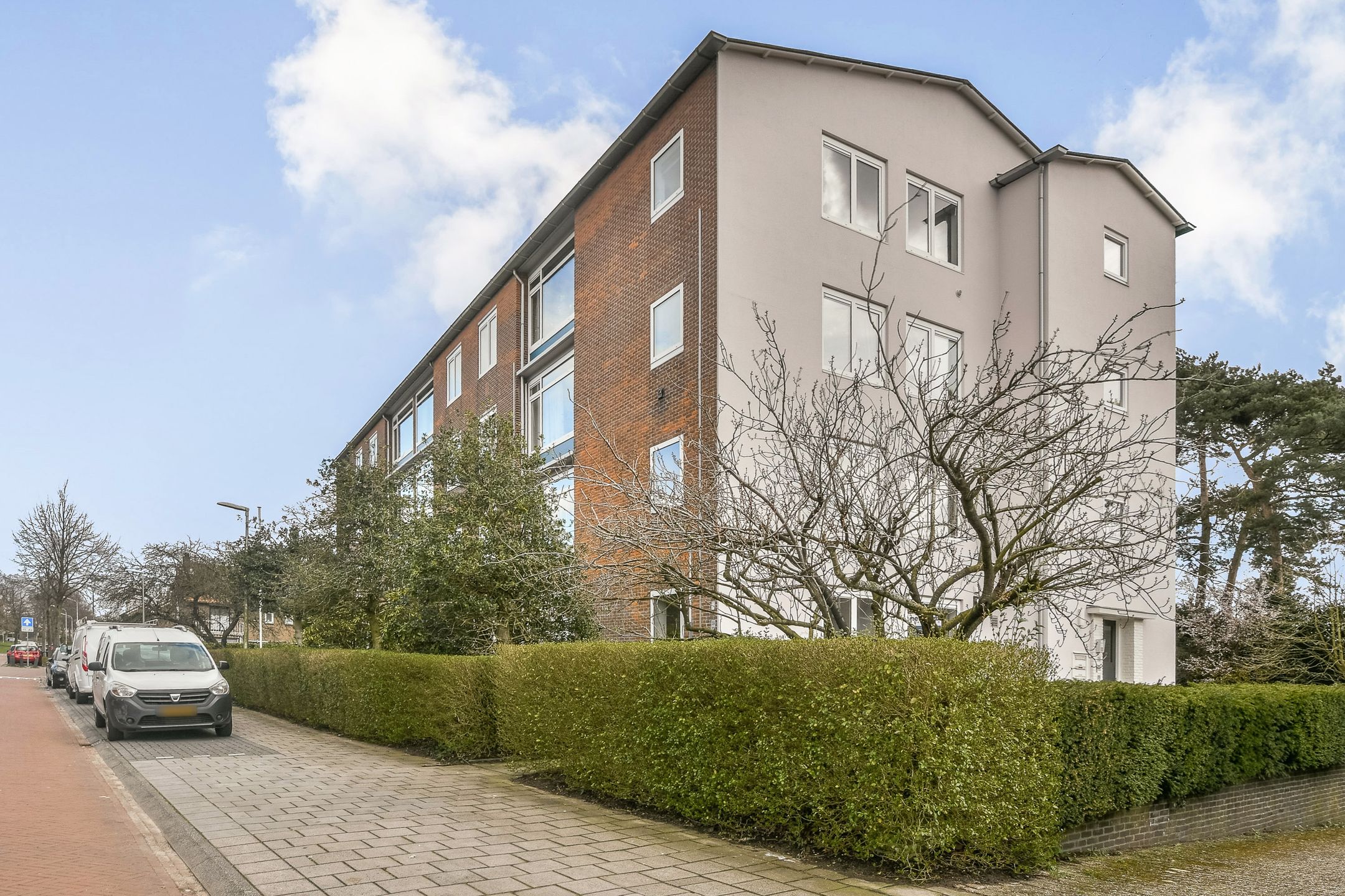 Light and atmospheric 2-room apartment with sunny balcony and fireplace in Bussum — 14