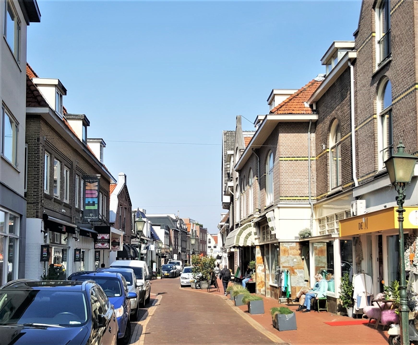 Light and atmospheric 2-room apartment with sunny balcony and fireplace in Bussum — 20