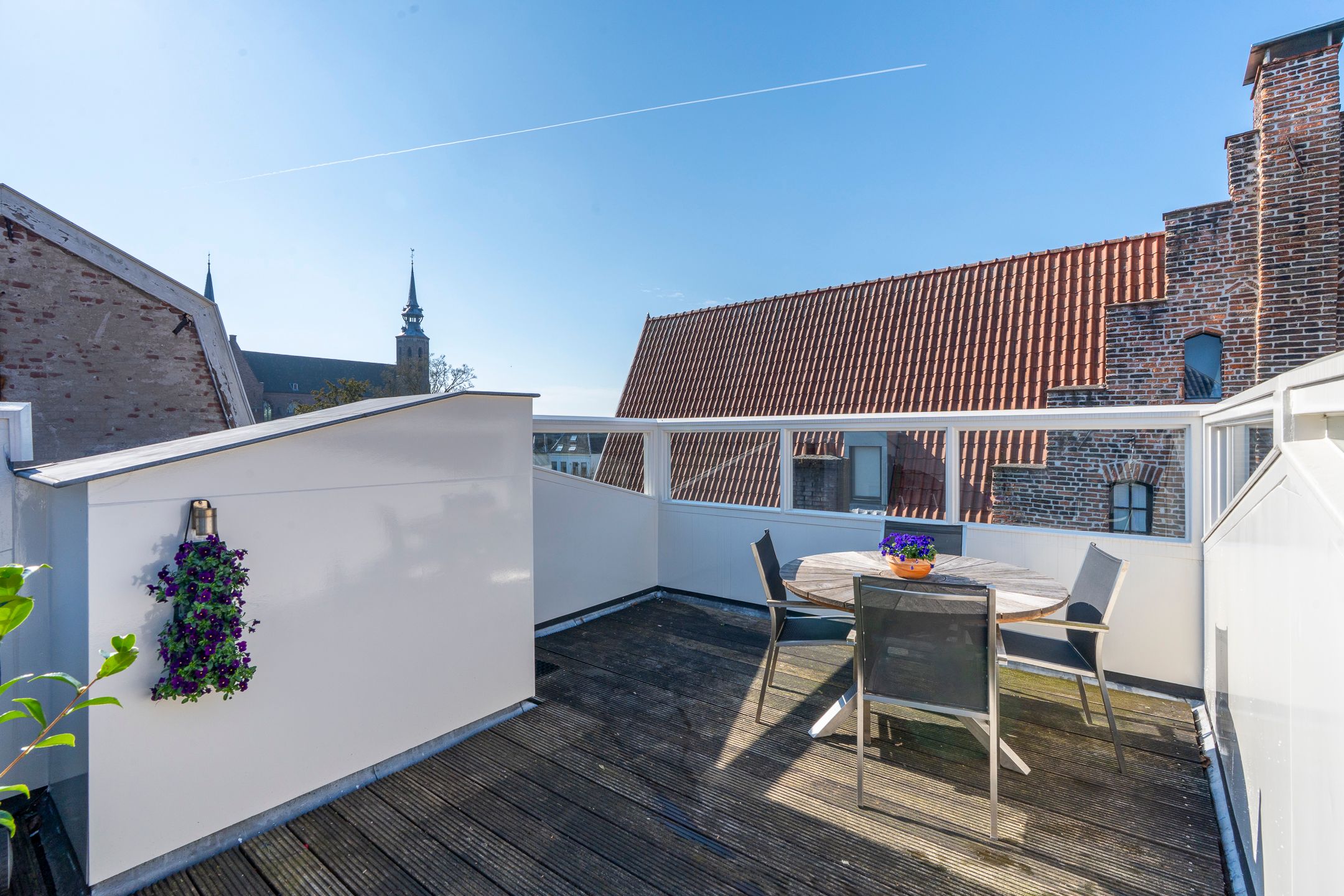 Spacious Upper Apartment with Terrace near Utrecht City Center — 29
