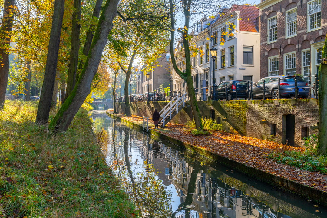 Spacious Upper Apartment with Terrace near Utrecht City Center — 36