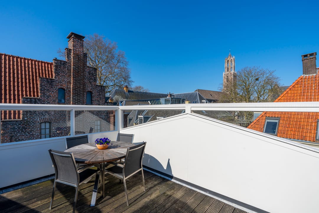 Spacious Upper Apartment with Terrace near Utrecht City Center — 30