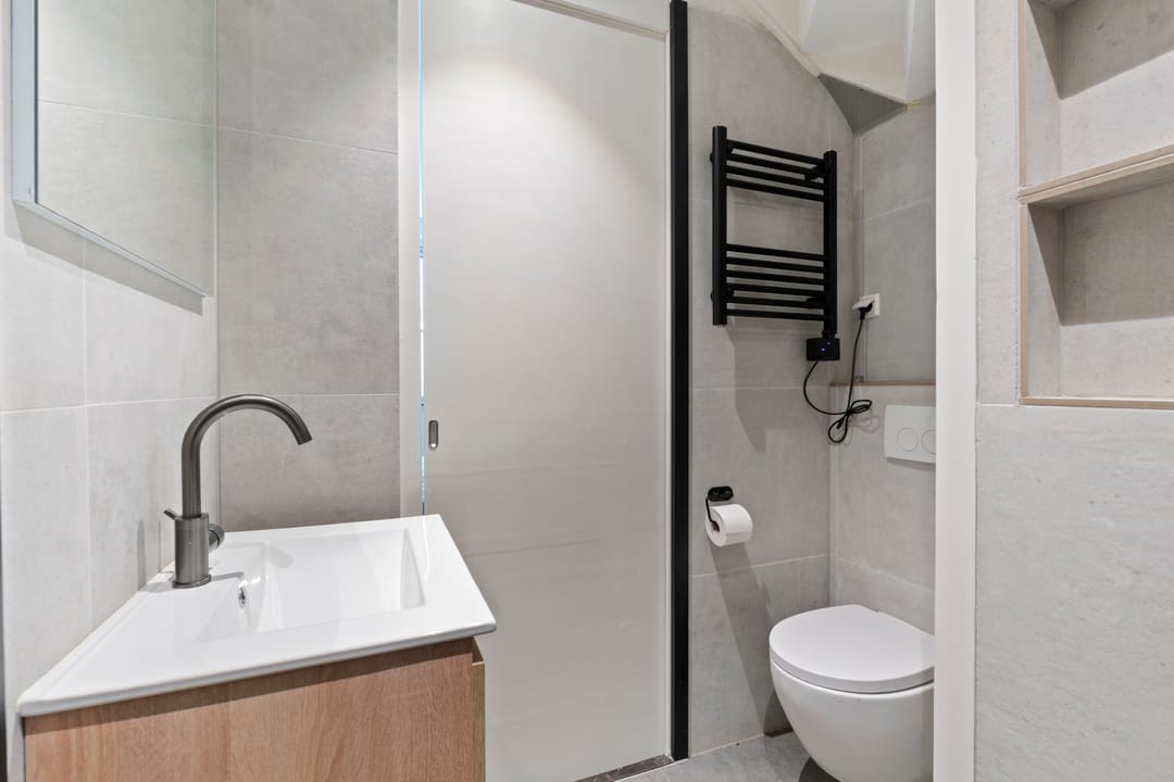 Fully Modernized and Sustainable Terraced Home with Flexible Layout Options in Alkmaar — 13