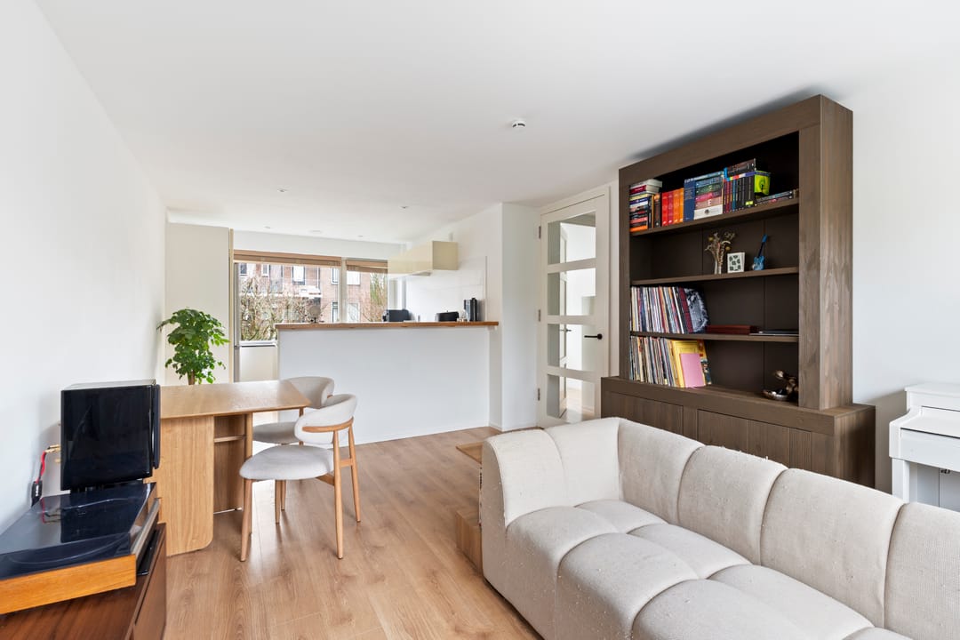 Fully Modernized and Sustainable Terraced Home with Flexible Layout Options in Alkmaar — 17