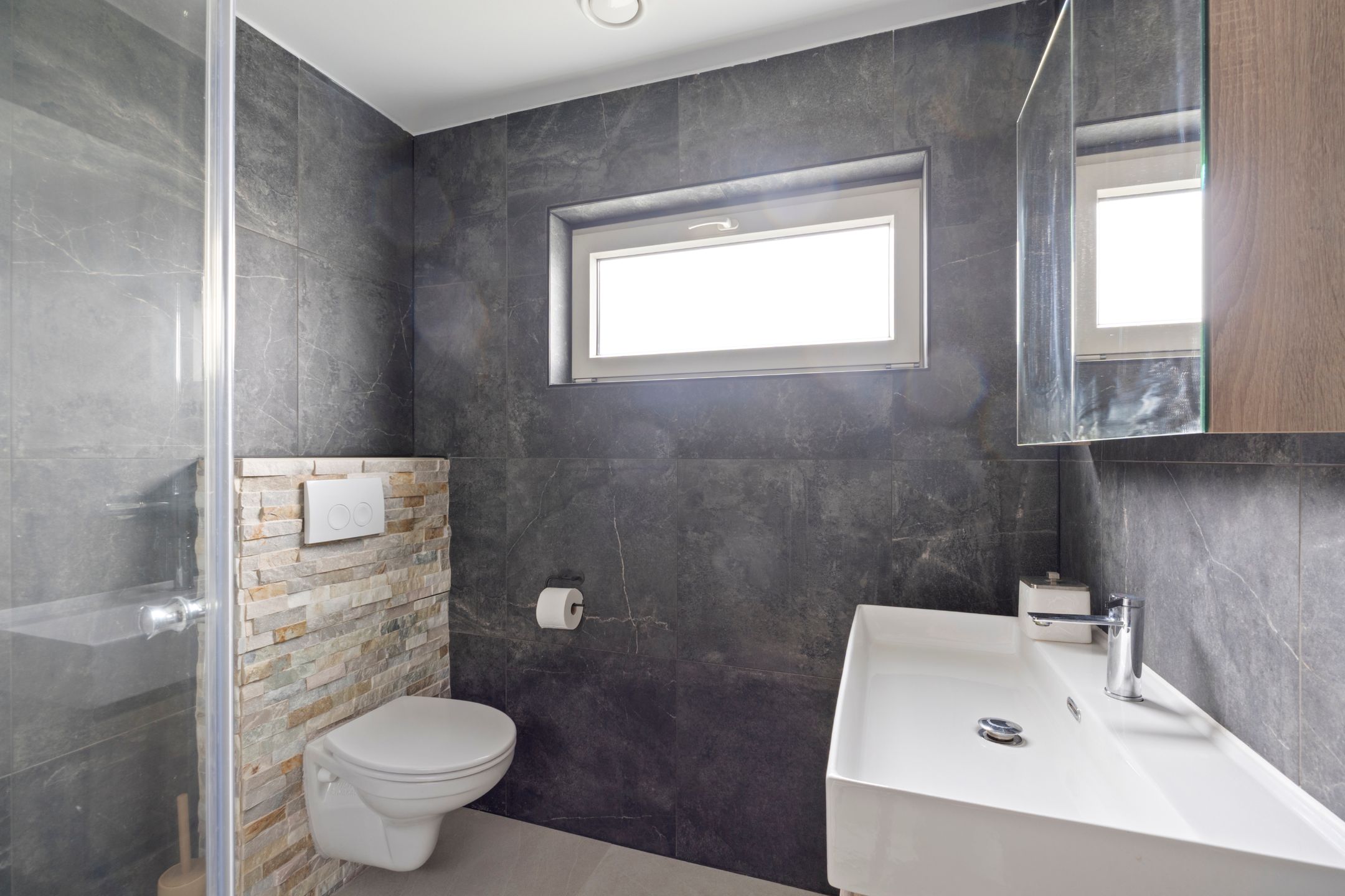 Fully Modernized and Sustainable Terraced Home with Flexible Layout Options in Alkmaar — 24