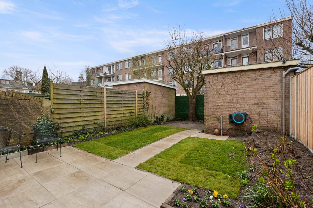 Fully Modernized and Sustainable Terraced Home with Flexible Layout Options in Alkmaar — 31