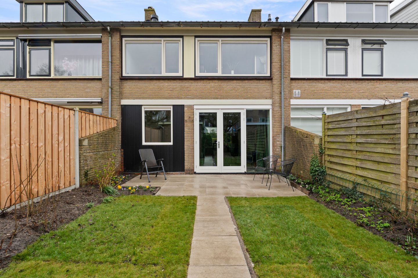 Fully Modernized and Sustainable Terraced Home with Flexible Layout Options in Alkmaar — 29