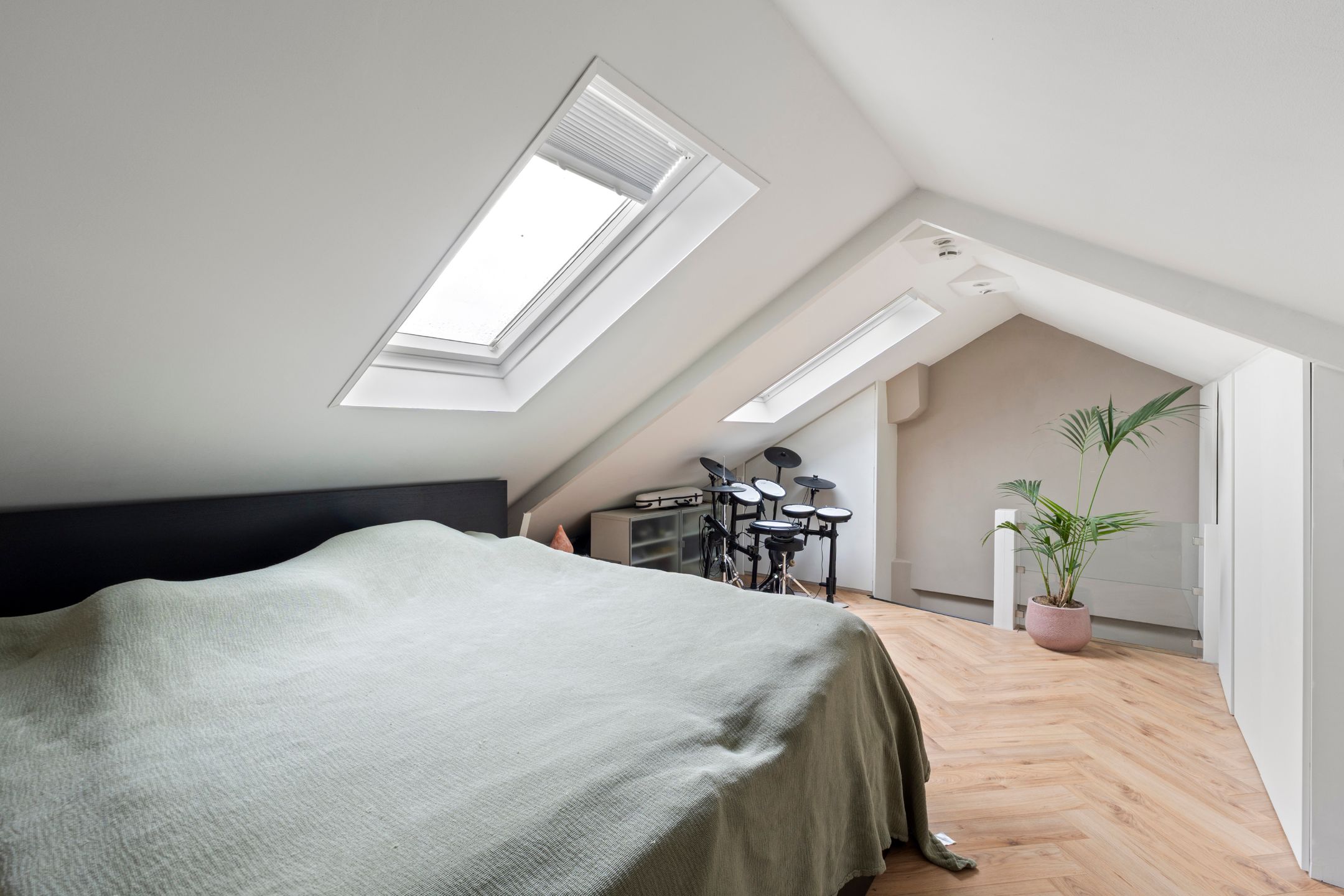 Fully Modernized and Sustainable Terraced Home with Flexible Layout Options in Alkmaar — 27