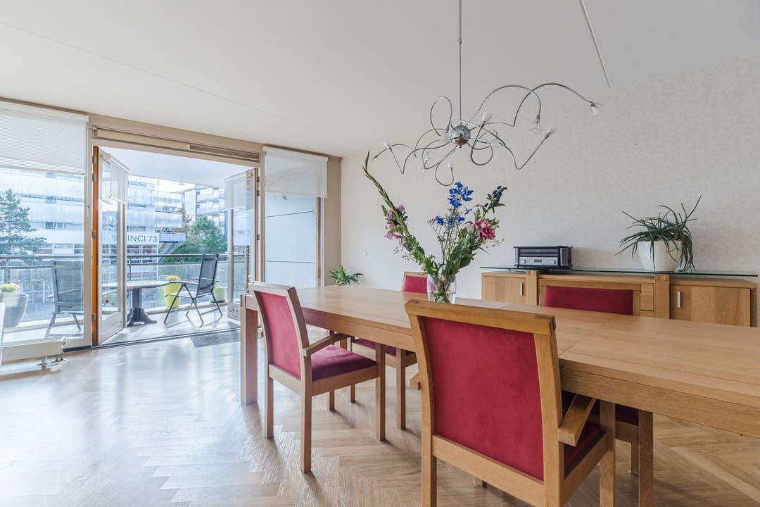Spacious 3-Room Apartment with Private Garden and South-Facing Terrace in Haarlem — 12
