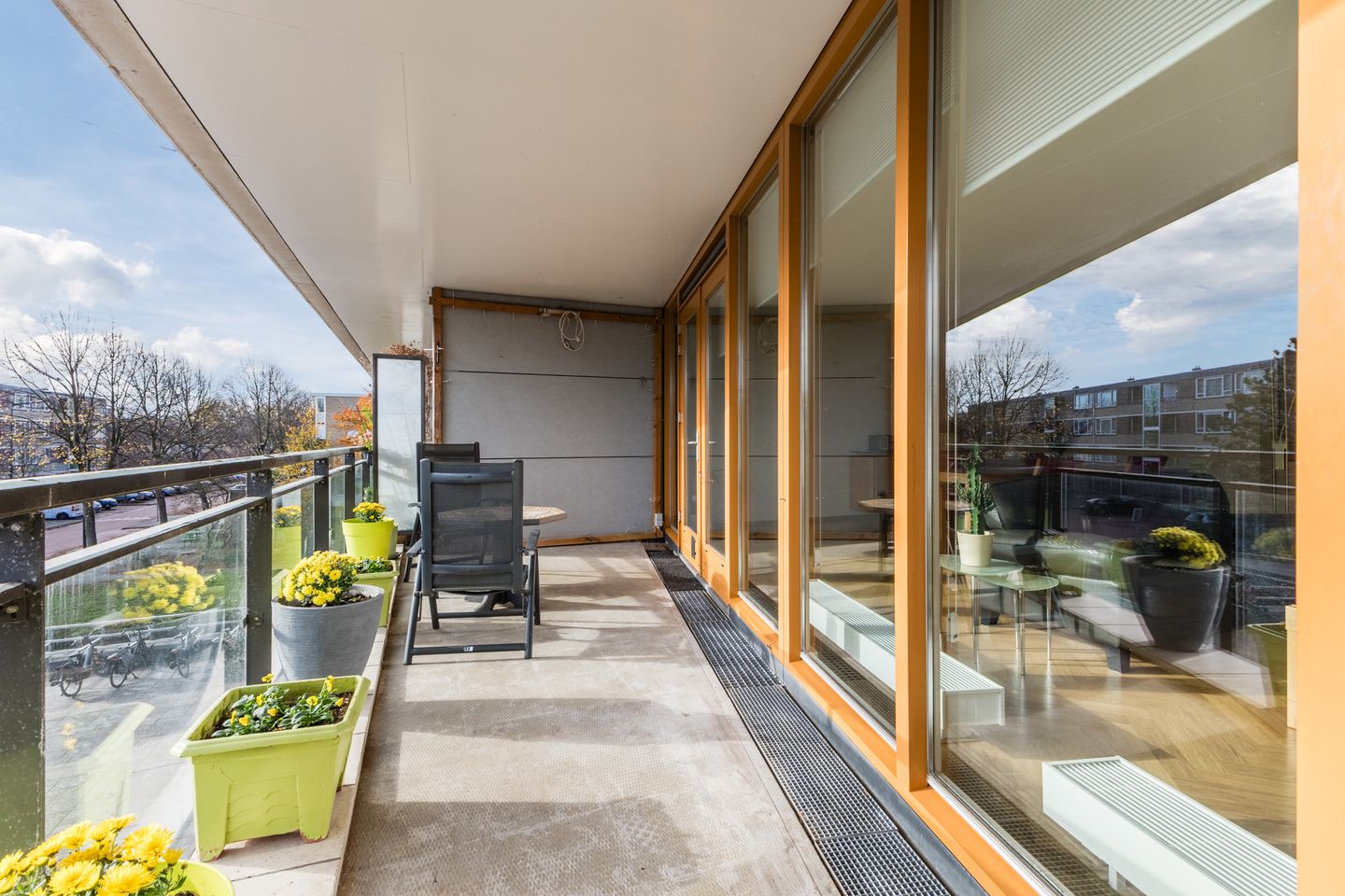 Spacious 3-Room Apartment with Private Garden and South-Facing Terrace in Haarlem — 15