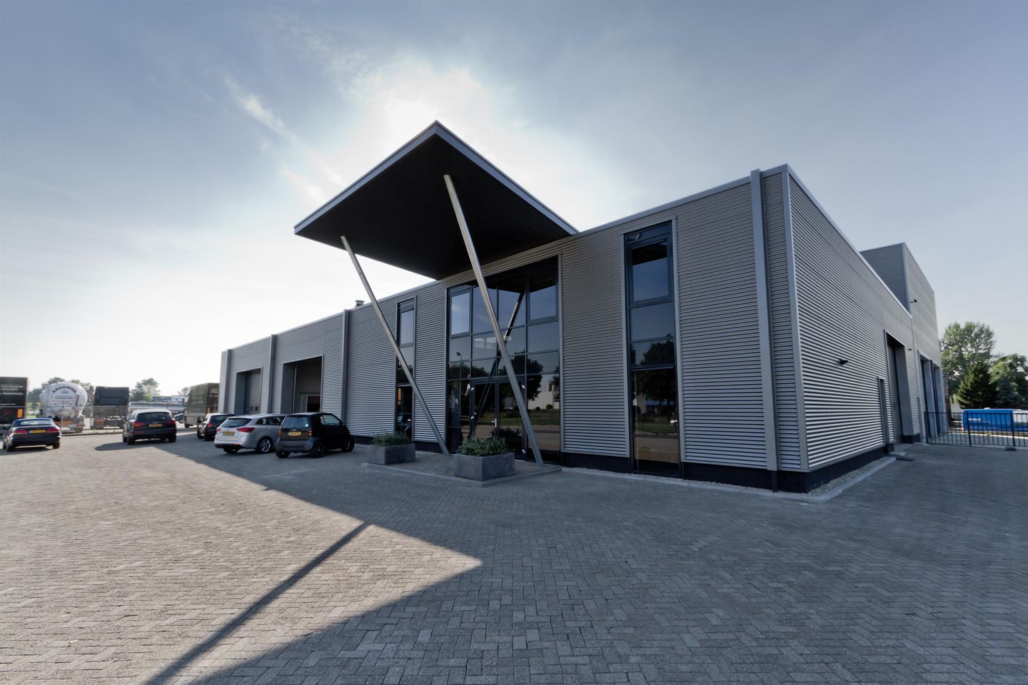 View photo 2 of Marconibaan 46