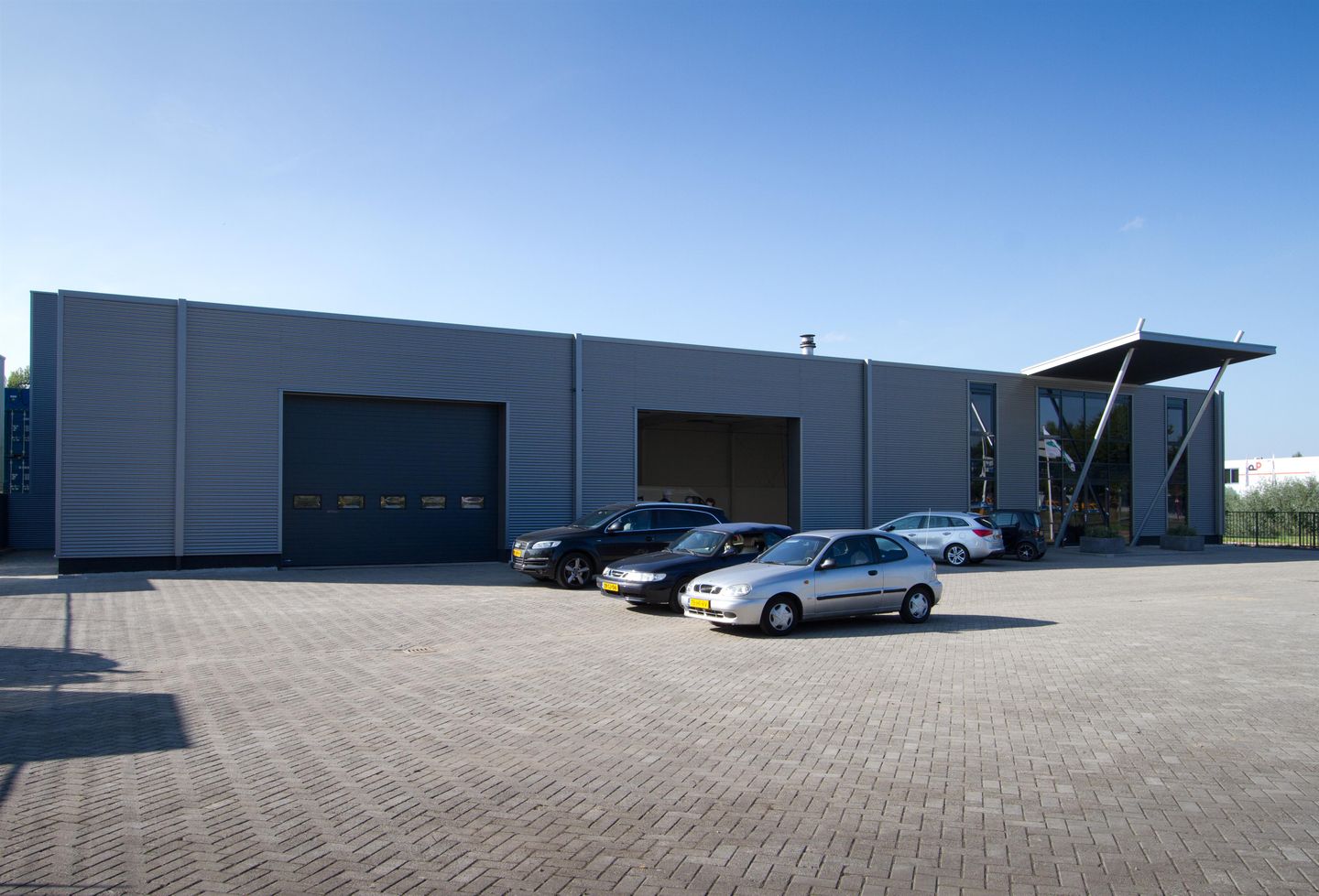 View photo 3 of Marconibaan 46