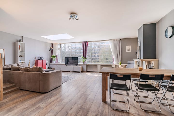Appartement te koop: Albert Verweylaan 5, Delft