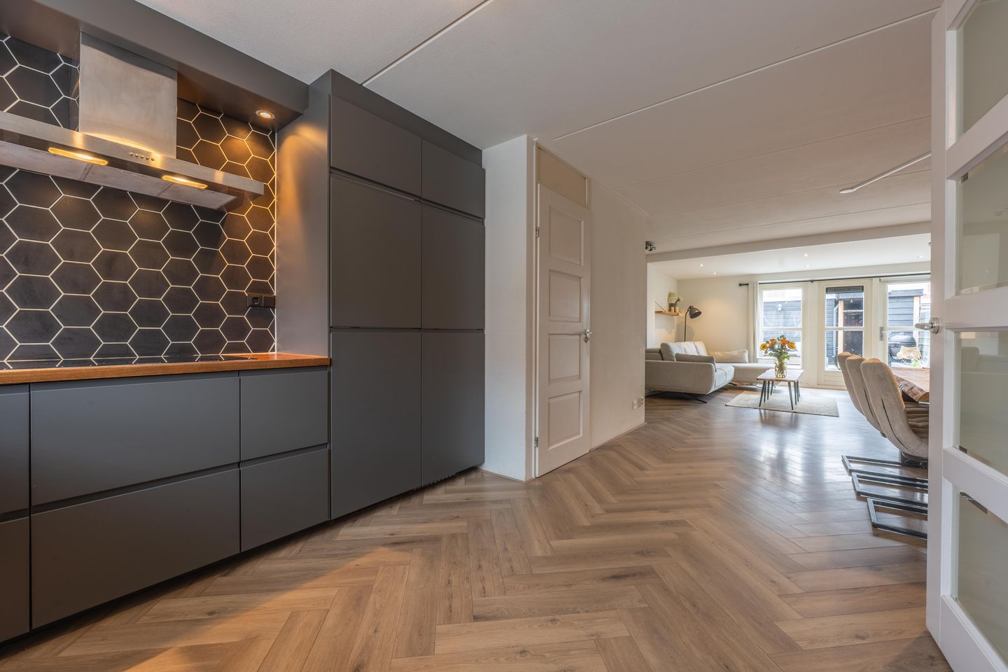 Spacious extended terraced house with 4 bedrooms and modern kitchen in Culemborg — 14