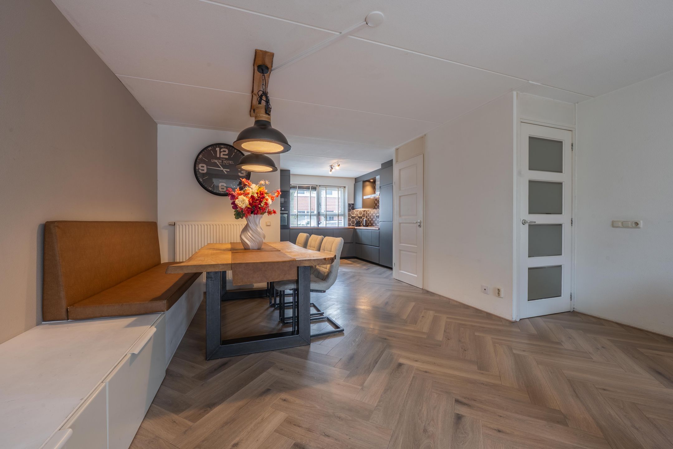 Spacious extended terraced house with 4 bedrooms and modern kitchen in Culemborg — 24