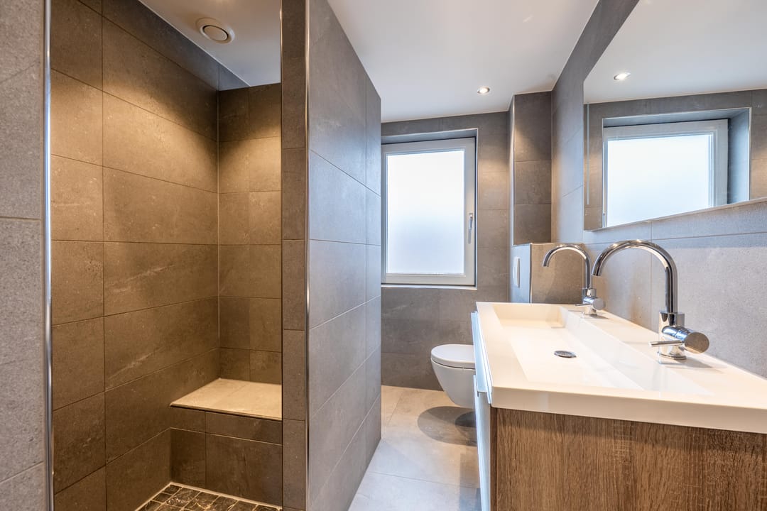 Spacious extended terraced house with 4 bedrooms and modern kitchen in Culemborg — 42