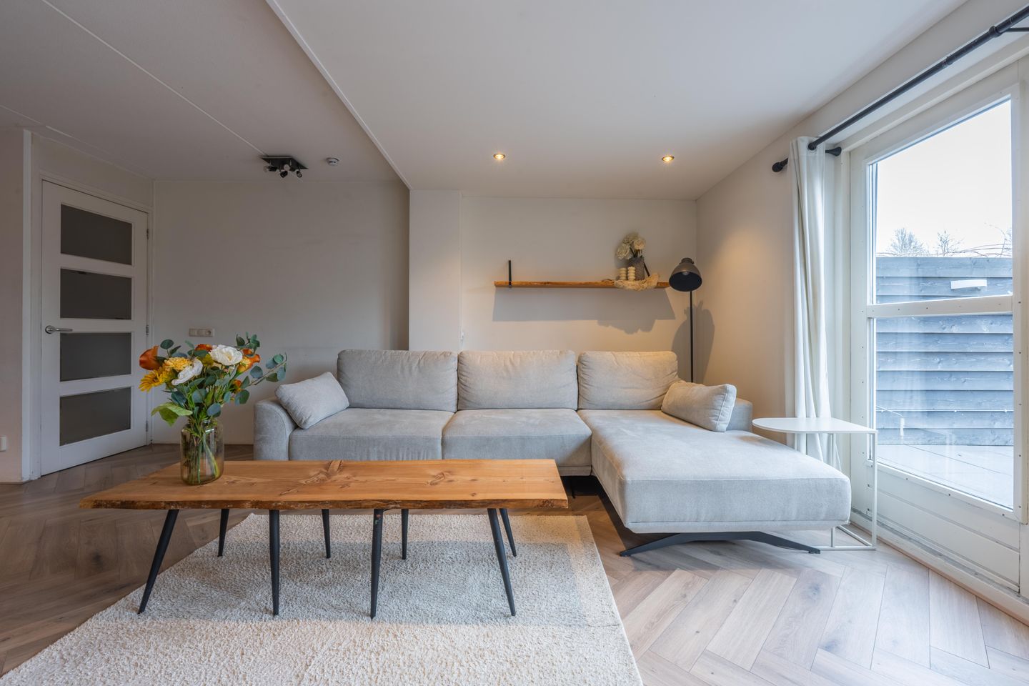 Spacious extended terraced house with 4 bedrooms and modern kitchen in Culemborg — 20