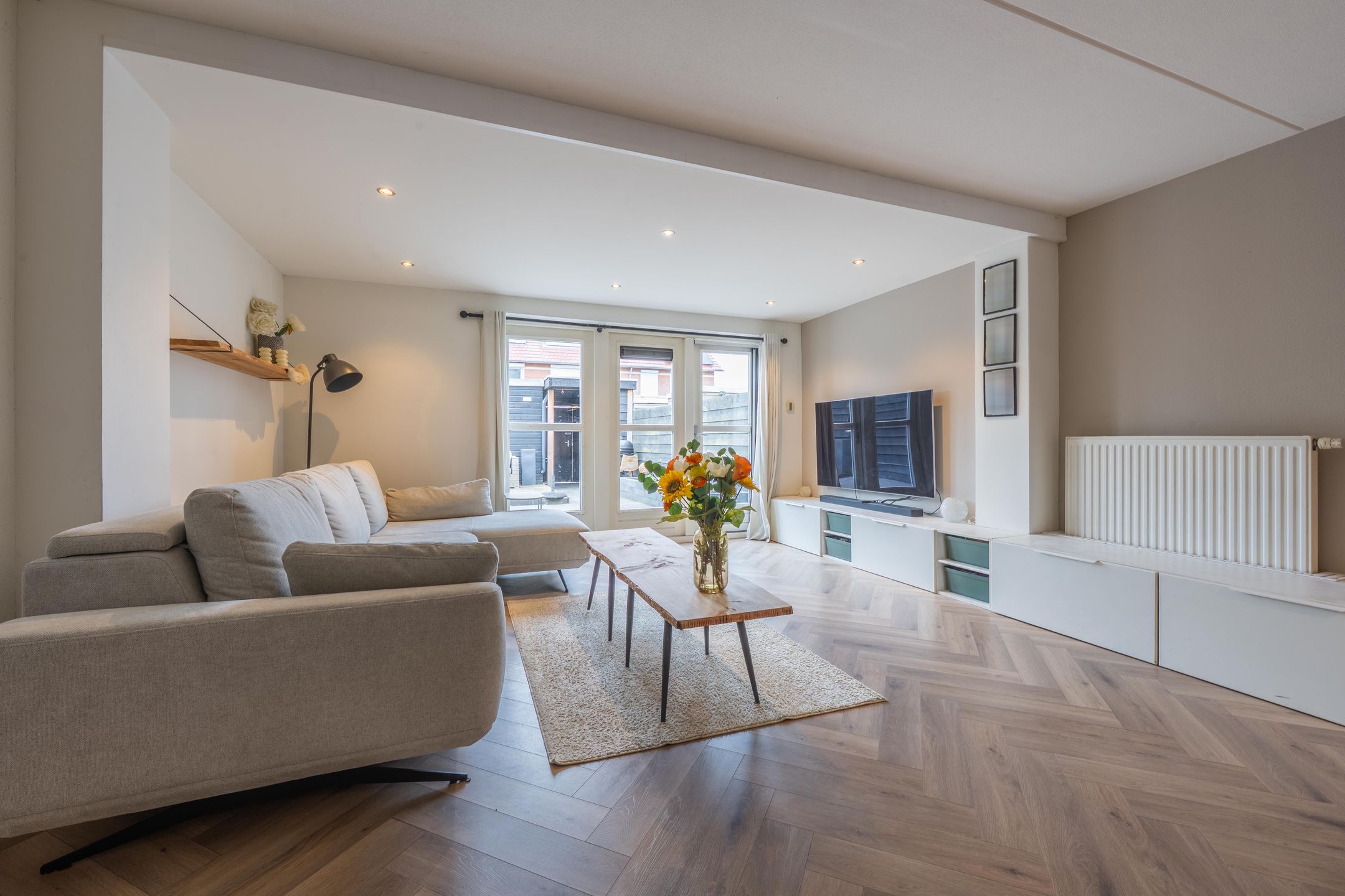 Spacious extended terraced house with 4 bedrooms and modern kitchen in Culemborg — 18