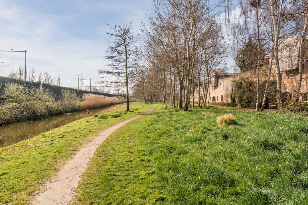 Nagenoeg energieneutrale gezinswoning met zonnige tuin in Poelgeest — 42