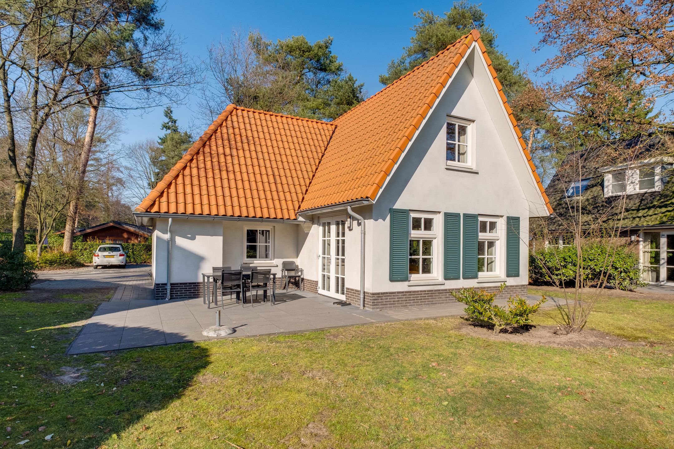 3-bedroom freehold villa in Lochem — photo 1 of 5