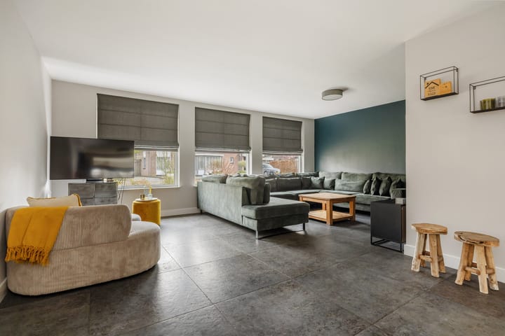 Foto 2 van Den Achterhof 25