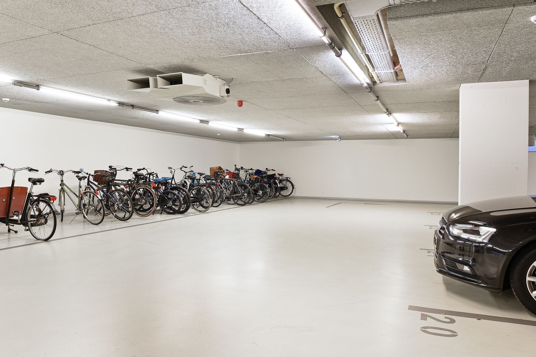 Foto 24 van Valkenburgerstraat 140-A