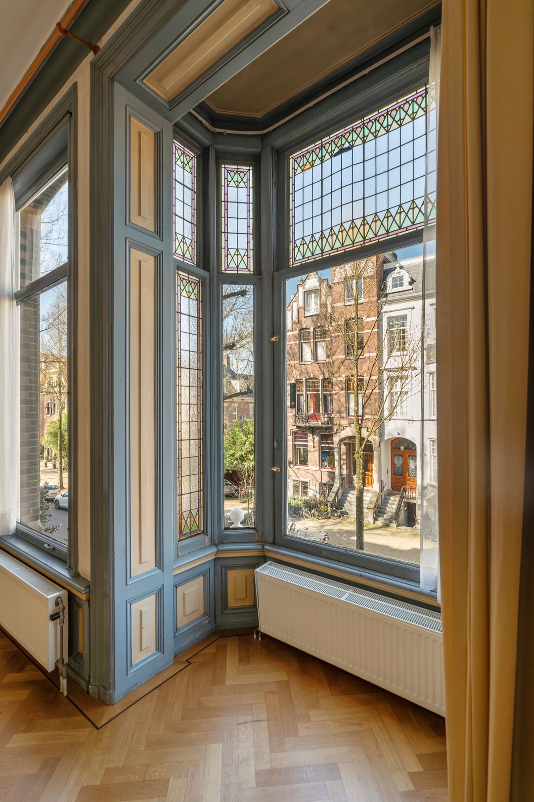 Photo 13 of Van Eeghenstraat 117-B