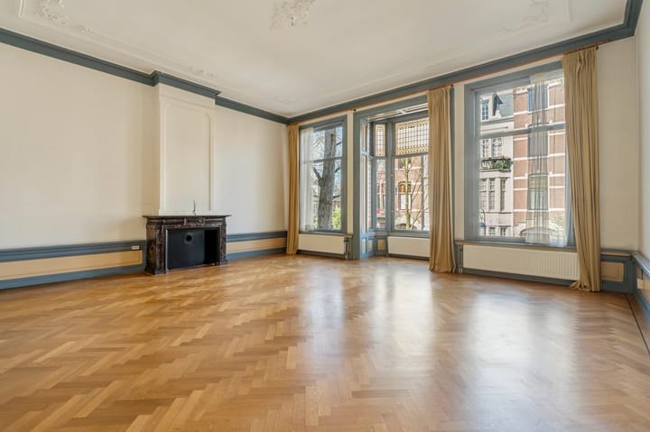 Photo 2 of Van Eeghenstraat 117-B