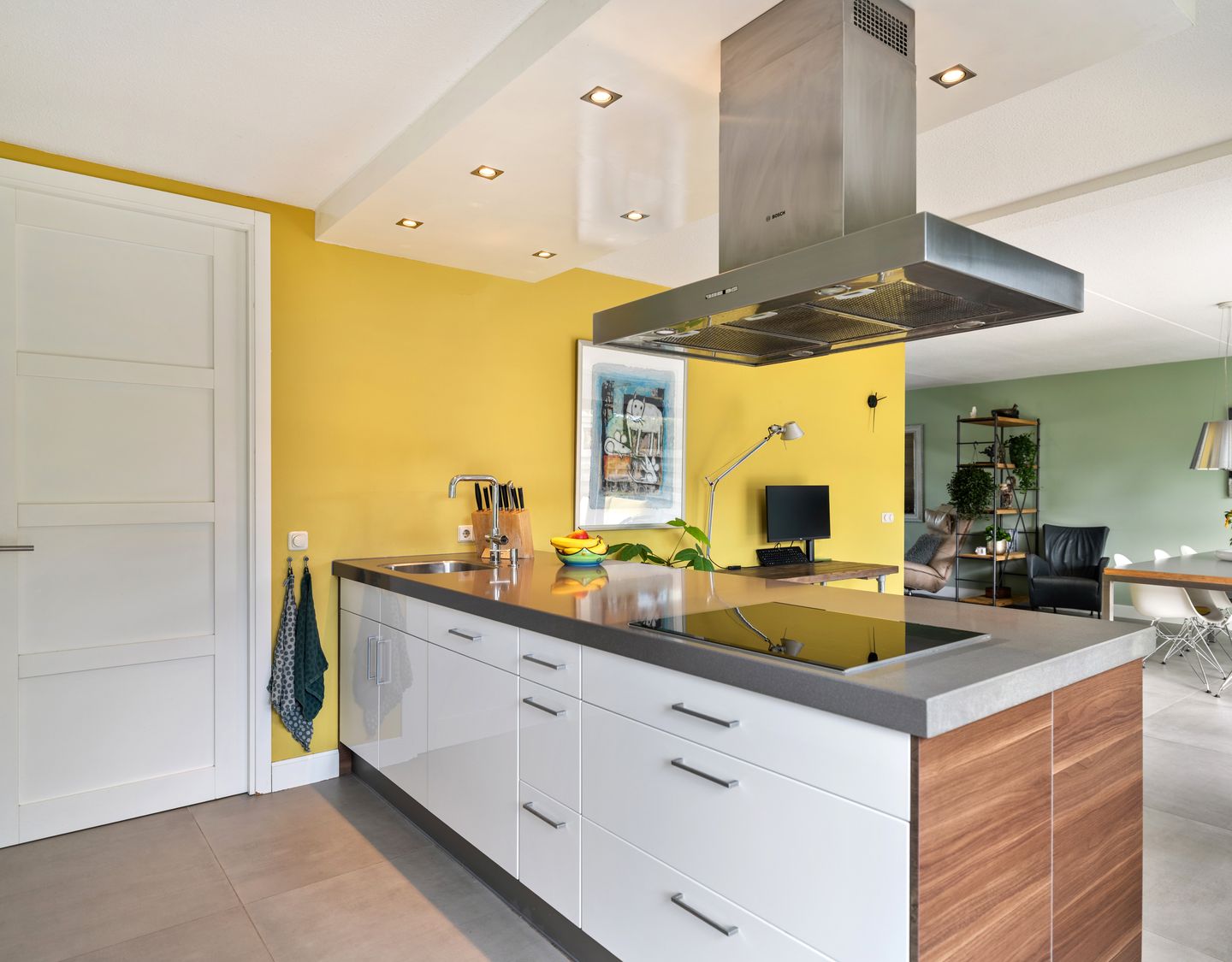 Modern 2-under-1-roof family home with 5 bedrooms, 2 bathrooms, and roof terrace — 13