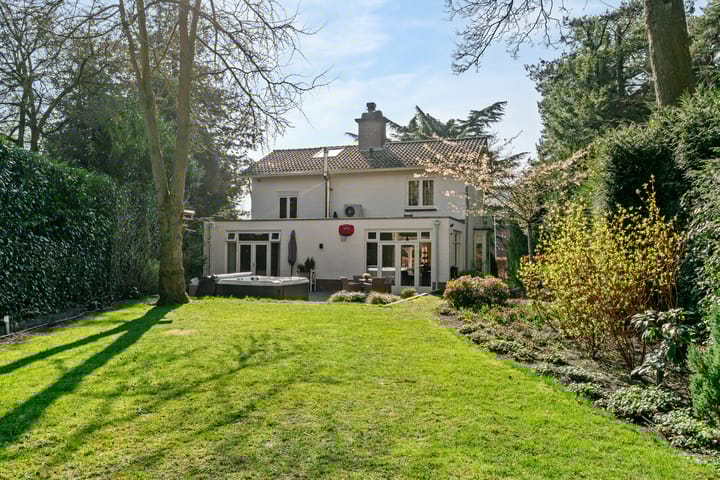 Photo 3 of Julianalaan 77