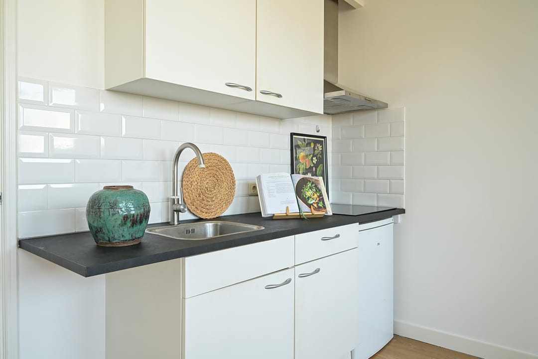 Stylish Studio Apartment in Scheveningen near the Beach — 12