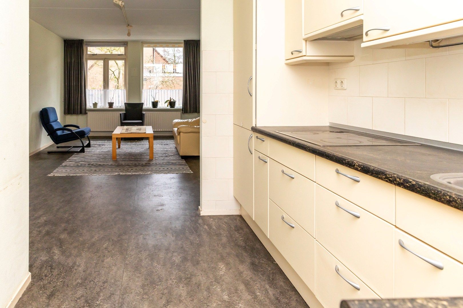 Photo 3 of Kermenstein 80