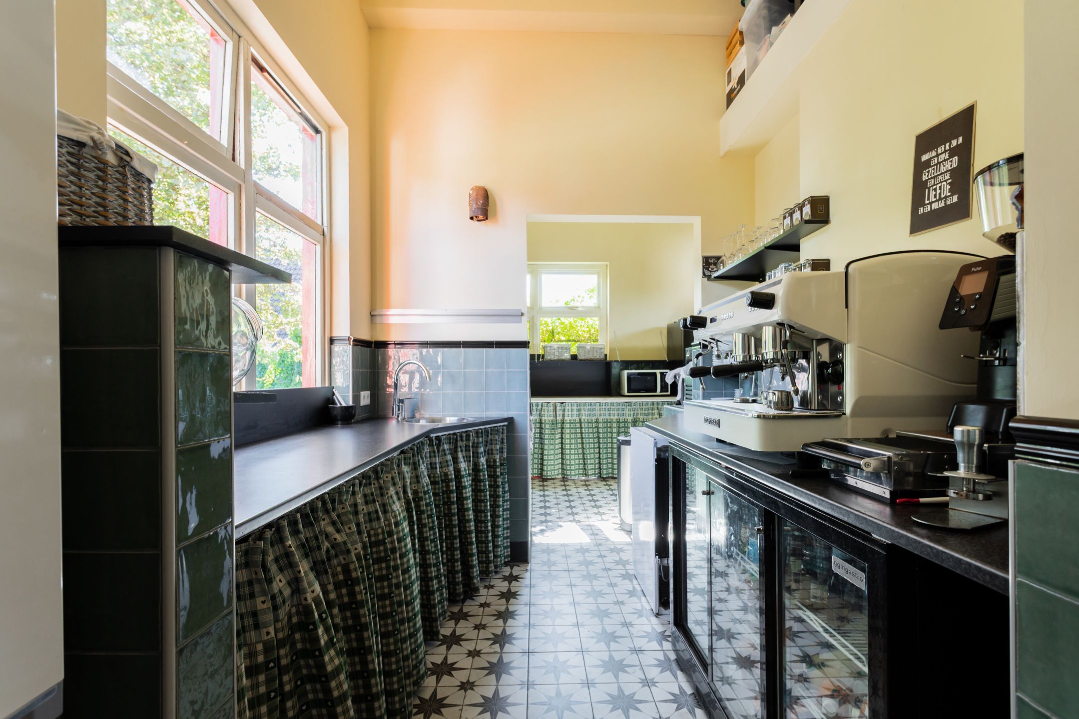 Foto 21 van Drouwenerstraat 4