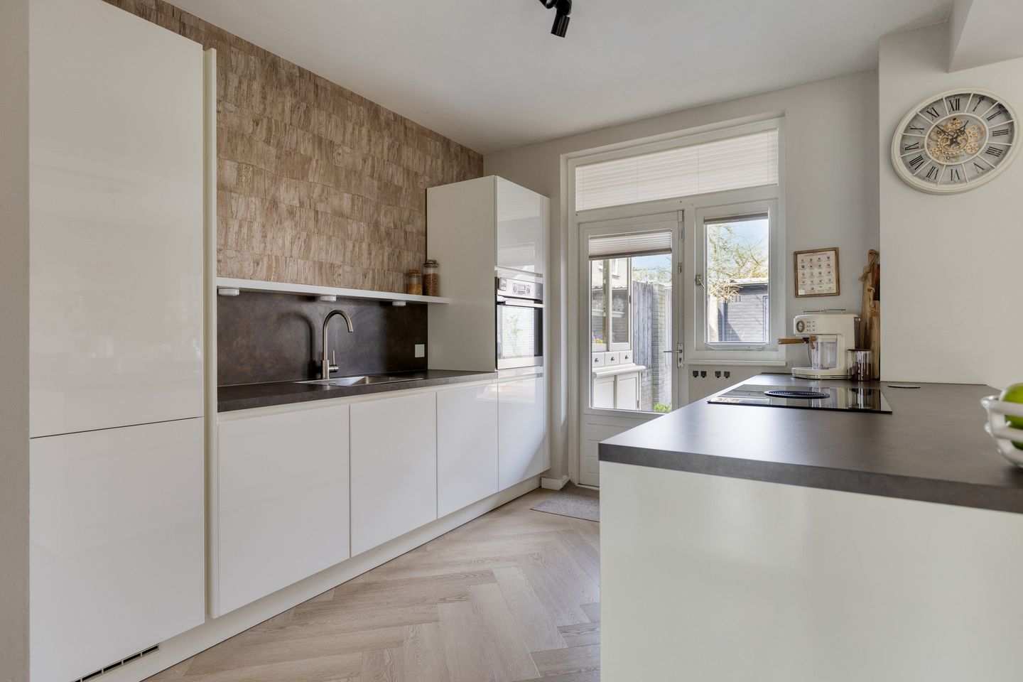 Photo 14 of Floralaan 44