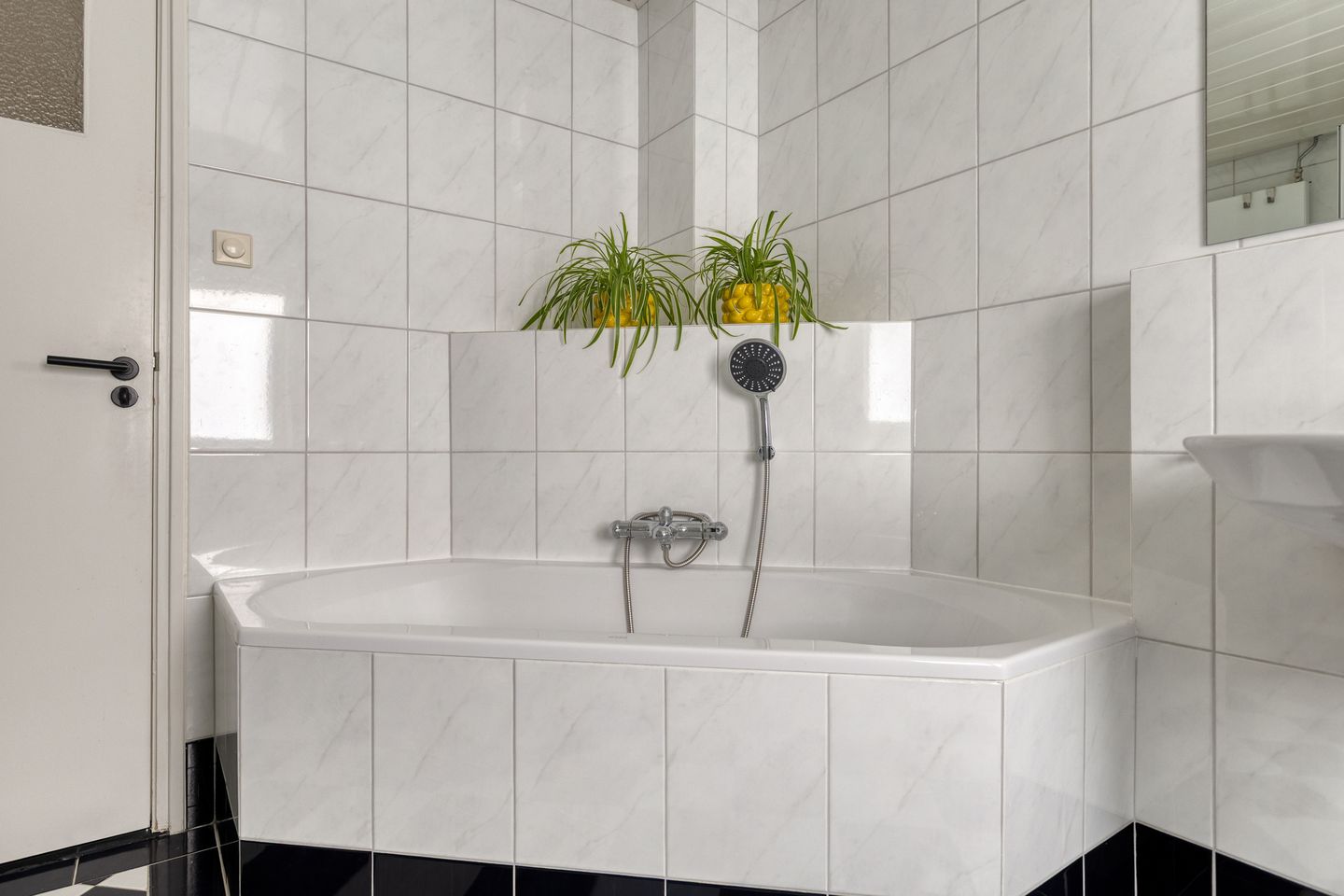 Photo 20 of Floralaan 44