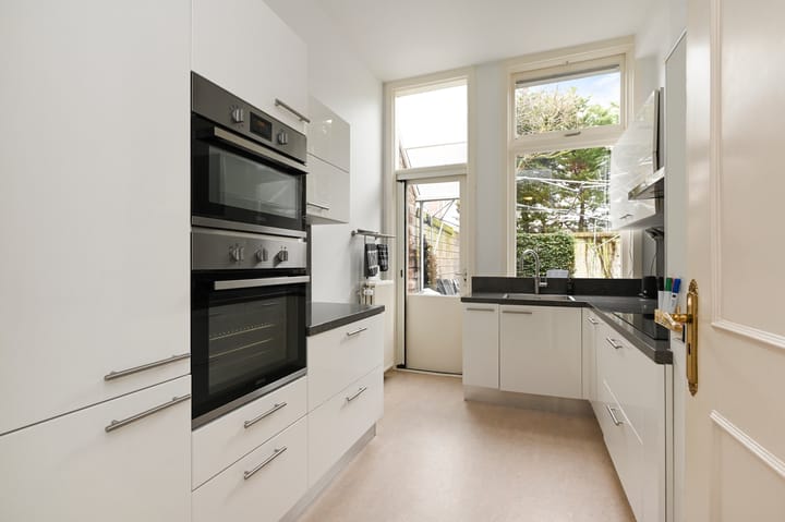 Photo 4 of Bentinckstraat 133