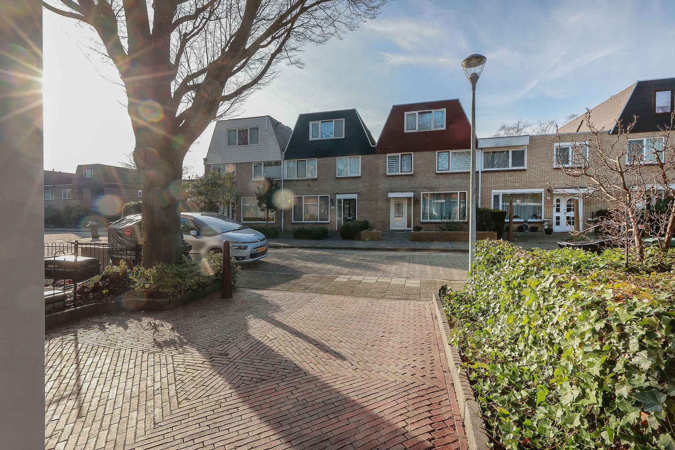 Spacious terraced house with 5 bedrooms and unique extension in quiet courtyard location — 68