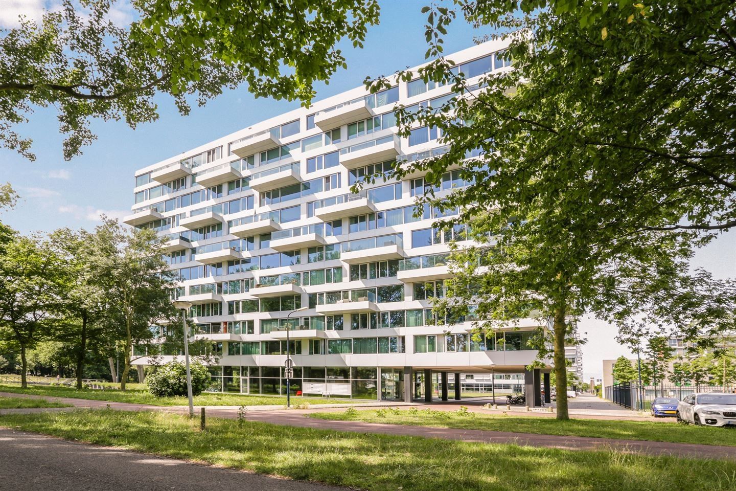 Modern Three-Room Apartment with Parking and Bought-off Ground Lease in Amsterdam Zuidwest — 34
