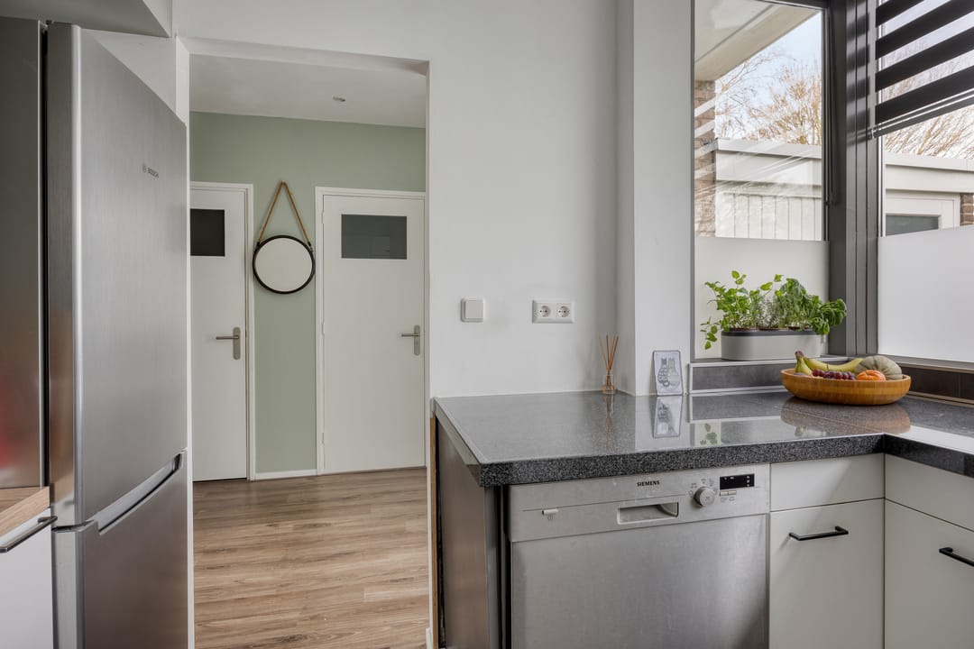 Photo 11 of Irenestraat 30