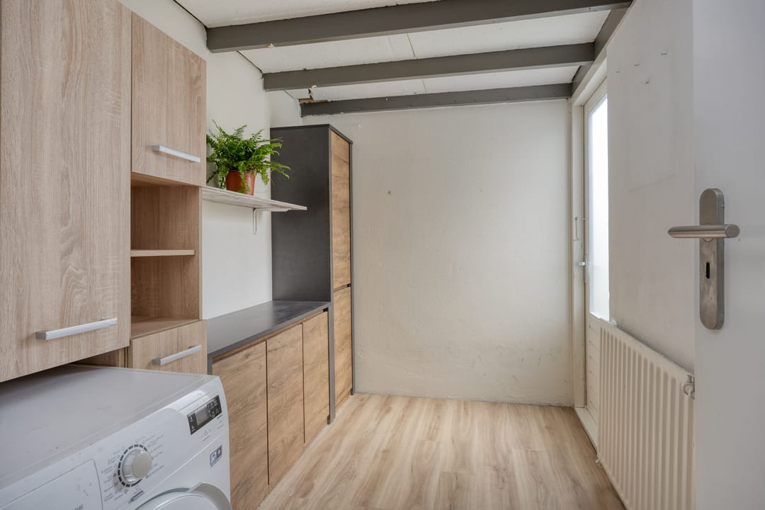 Photo 16 of Irenestraat 30