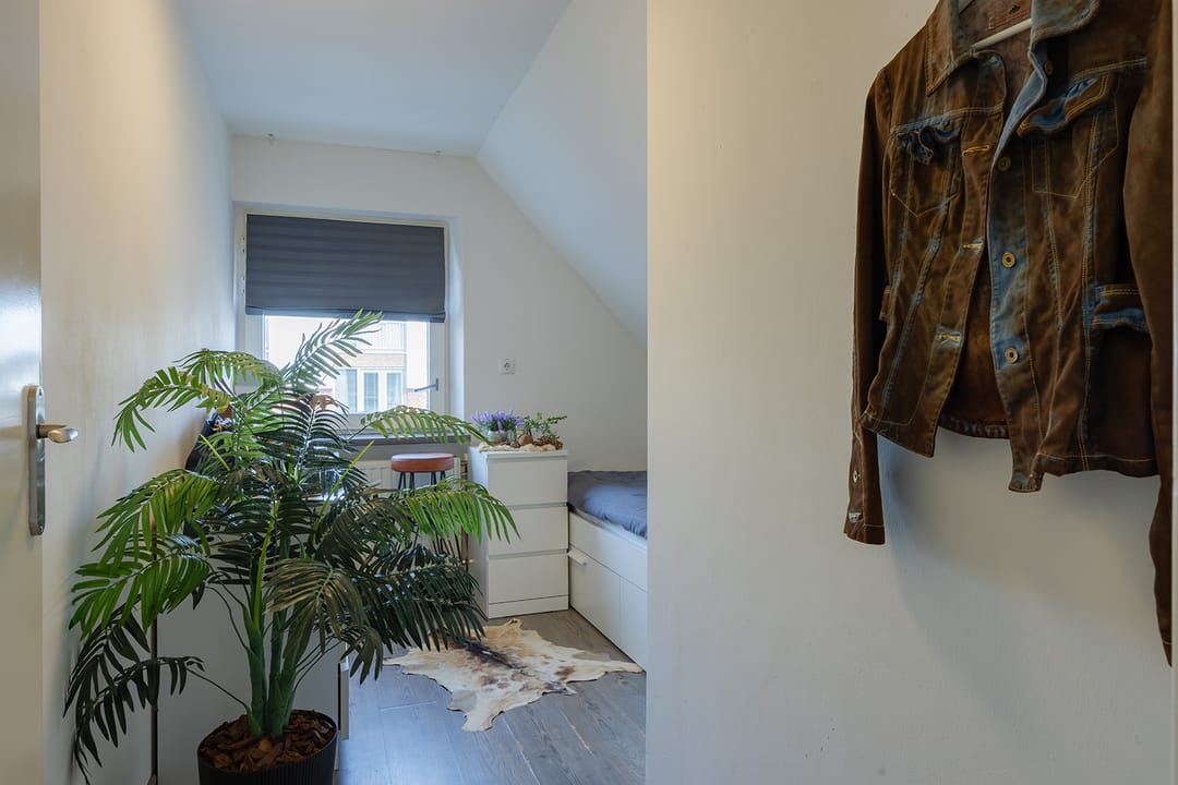 Charming upper apartment with sunny roof terrace in Best — 17