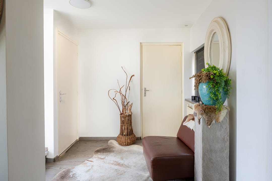 Charming upper apartment with sunny roof terrace in Best — 23