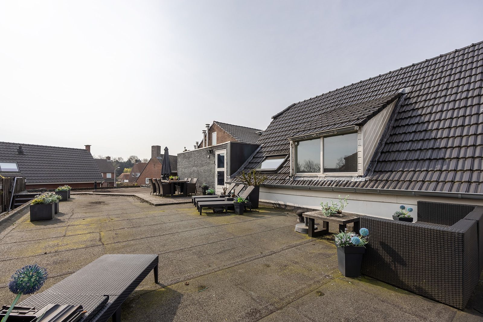 Charming upper apartment with sunny roof terrace in Best — 33
