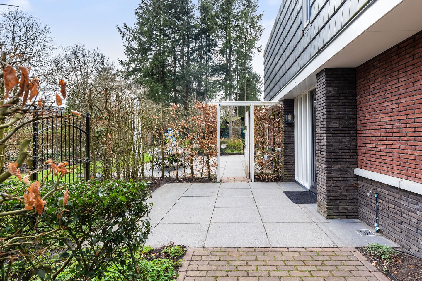 Photo 44 of Veldekster 25