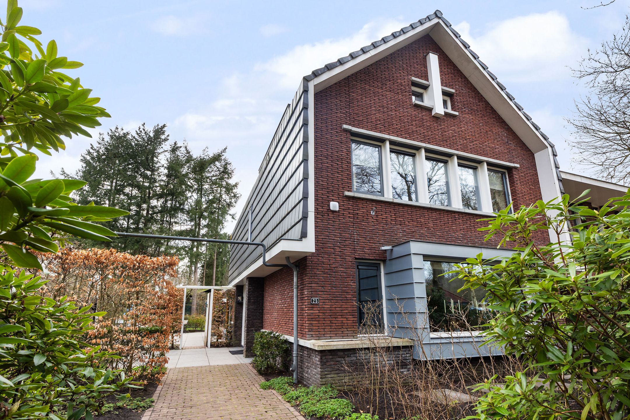 Photo 45 of Veldekster 25