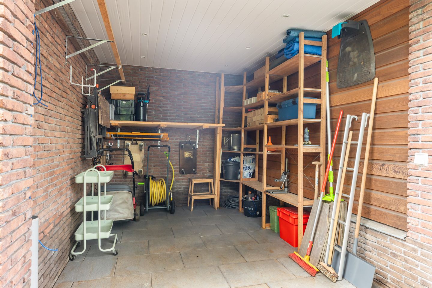 Photo 64 of Veldekster 25