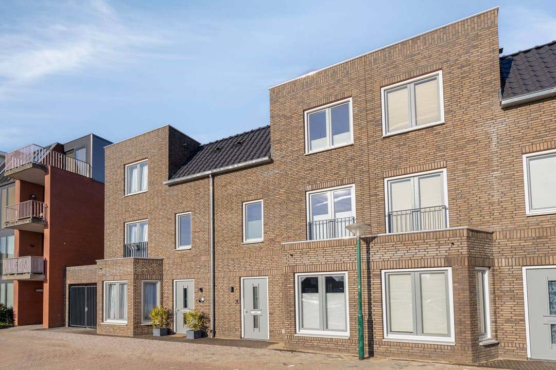 Foto 2 van Titus Brandsmaplein 2