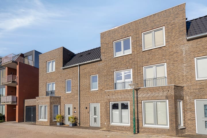 Foto 2 van Titus Brandsmaplein 2