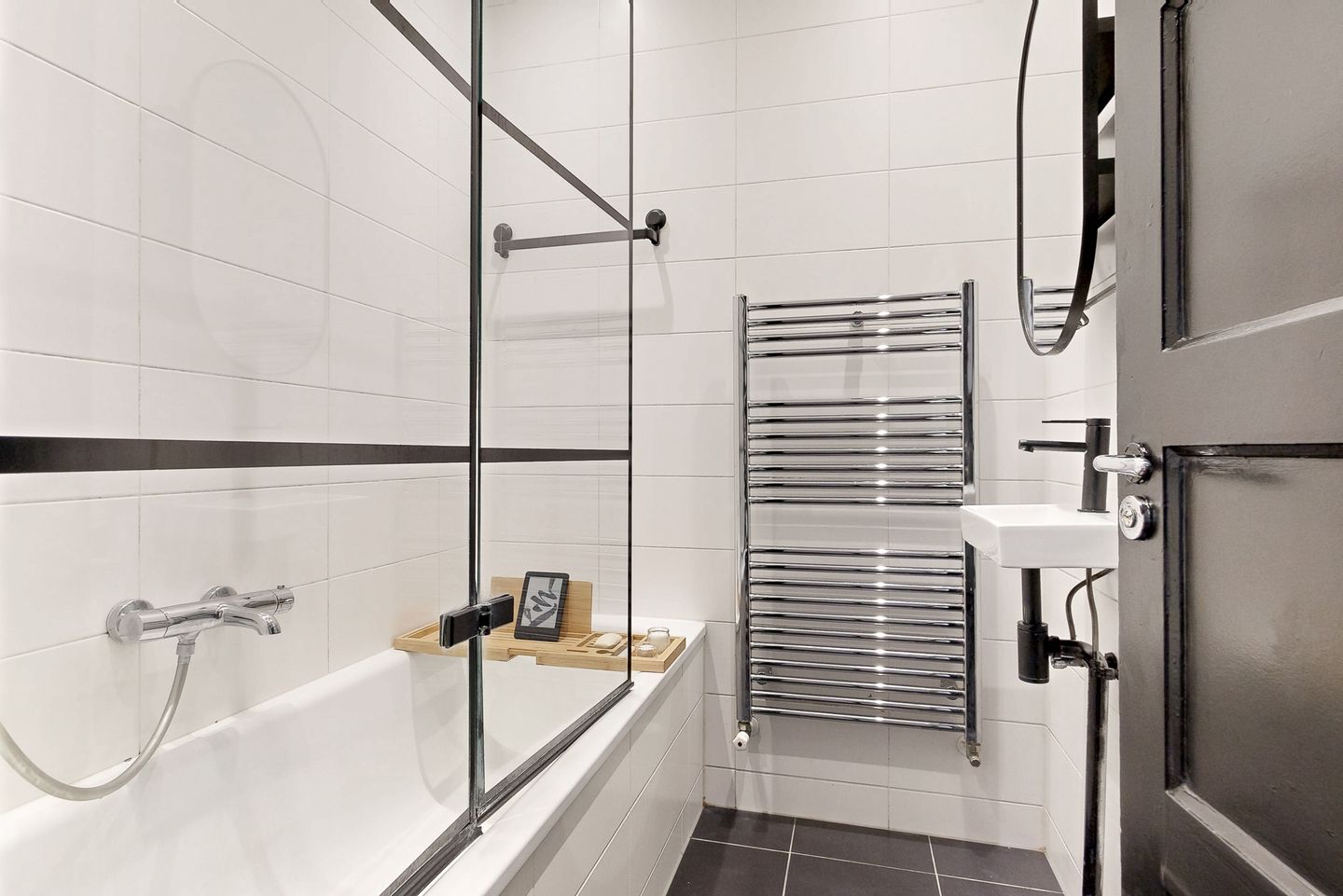 Photo 19 of Haarlemmermeerstraat 58-H