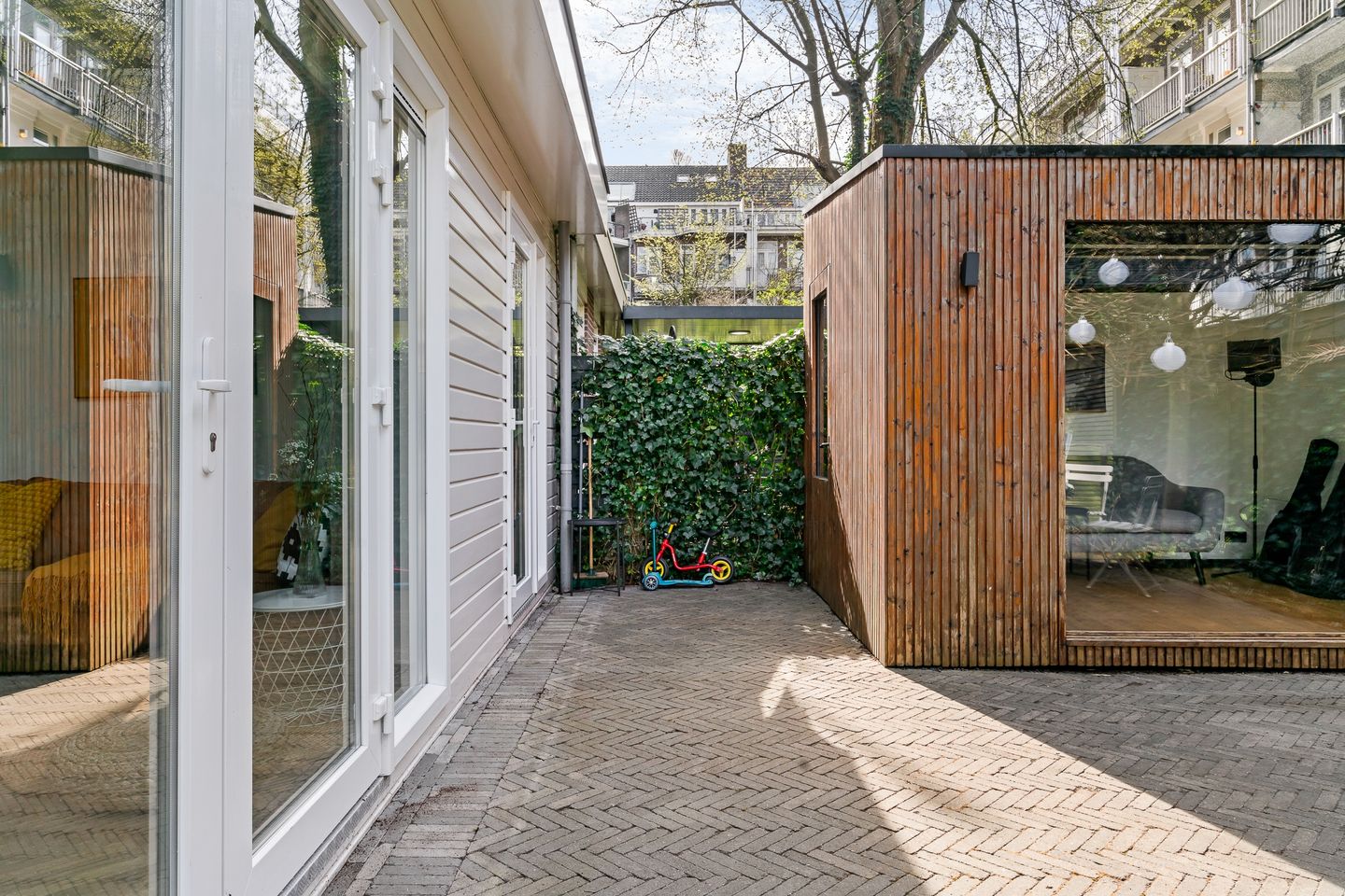 Photo 35 of Haarlemmermeerstraat 58-H